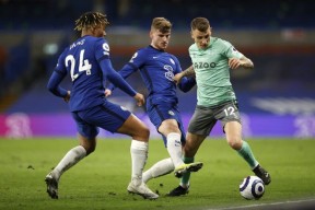 体育赛事直播关于摩纳哥迎英超关键赛，赛前内部沟通，话题不断，更衣室氛围转暖的信息