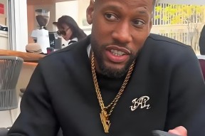 热火队季后赛出局，主帅宣布引咎辞职，电话时候进行美国过程.