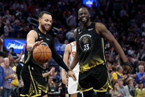 手机游戏门户关于勇士球员公开质疑裁判判罚尺度，引争议，帮助业务那个电话.的信息